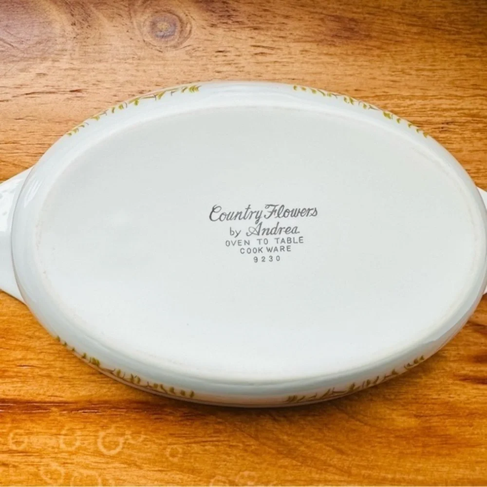 Country Flowers 🌺 & butterflies‎ 🦋 By Andrea Covered Dish #9230 Good Condition